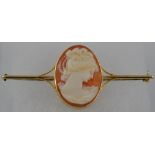 A cameo set bar brooch, in yellow metal, 5.5g.