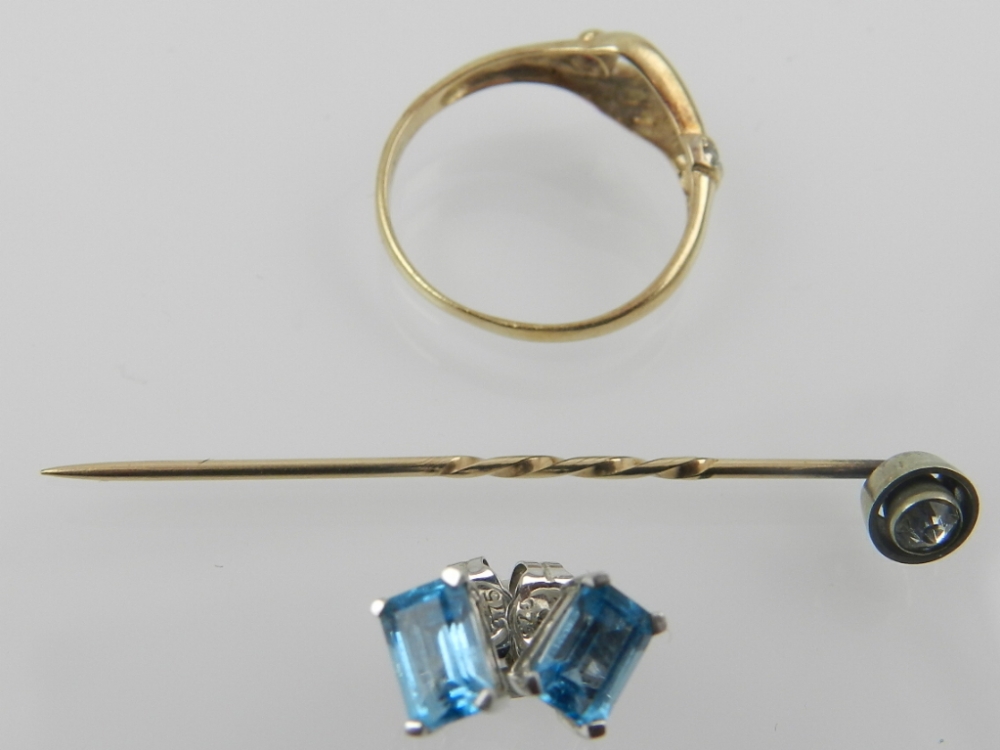 A yellow metal tie pin, stamped 375, together with a pair of white metal and blue stone earrings, - Image 2 of 2