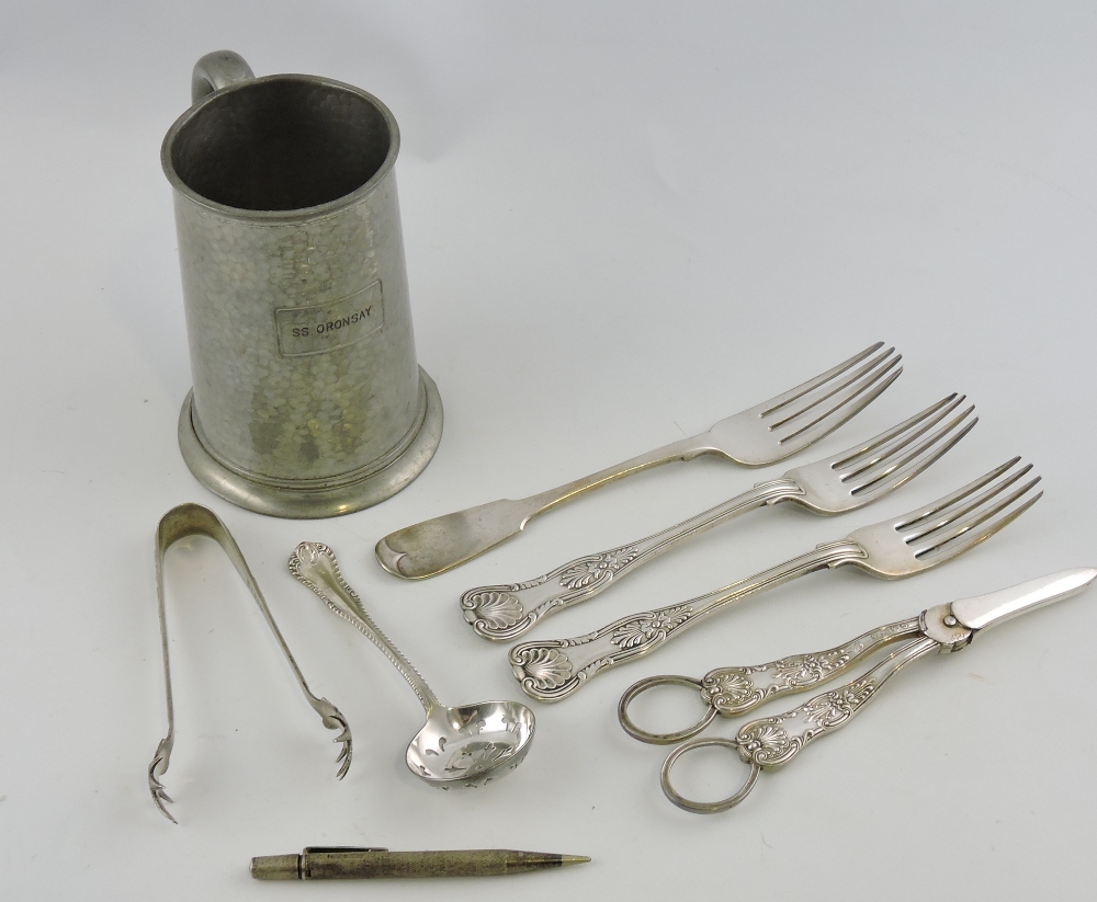 A small quantity of platedware including grape scissors and sugar tongs,