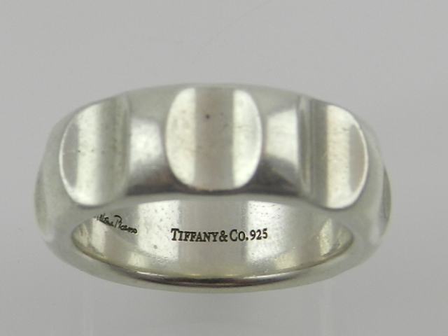 Tiffany & Co., New York. A Paloma Picasso gentleman's Sterling silver dress ring.