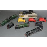 Hornby Dublo locomotives, un-boxed including Cardiff Castle, diesel shunting engines,