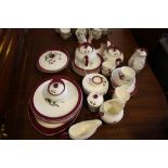 An extensive Wedgwood Mayfield pattern porcelain part tea and dinner service