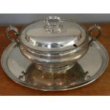 A late 19th / early 20th century Elkington & Co silver plated tureen, H.26cm W.