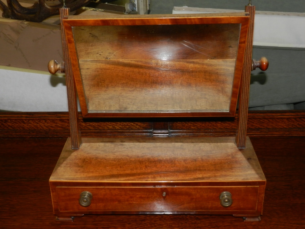 An Edwardian mahogany swing framed dressing table mirror, fitted drawer. L: 45cm W: 20cm H: 48cm