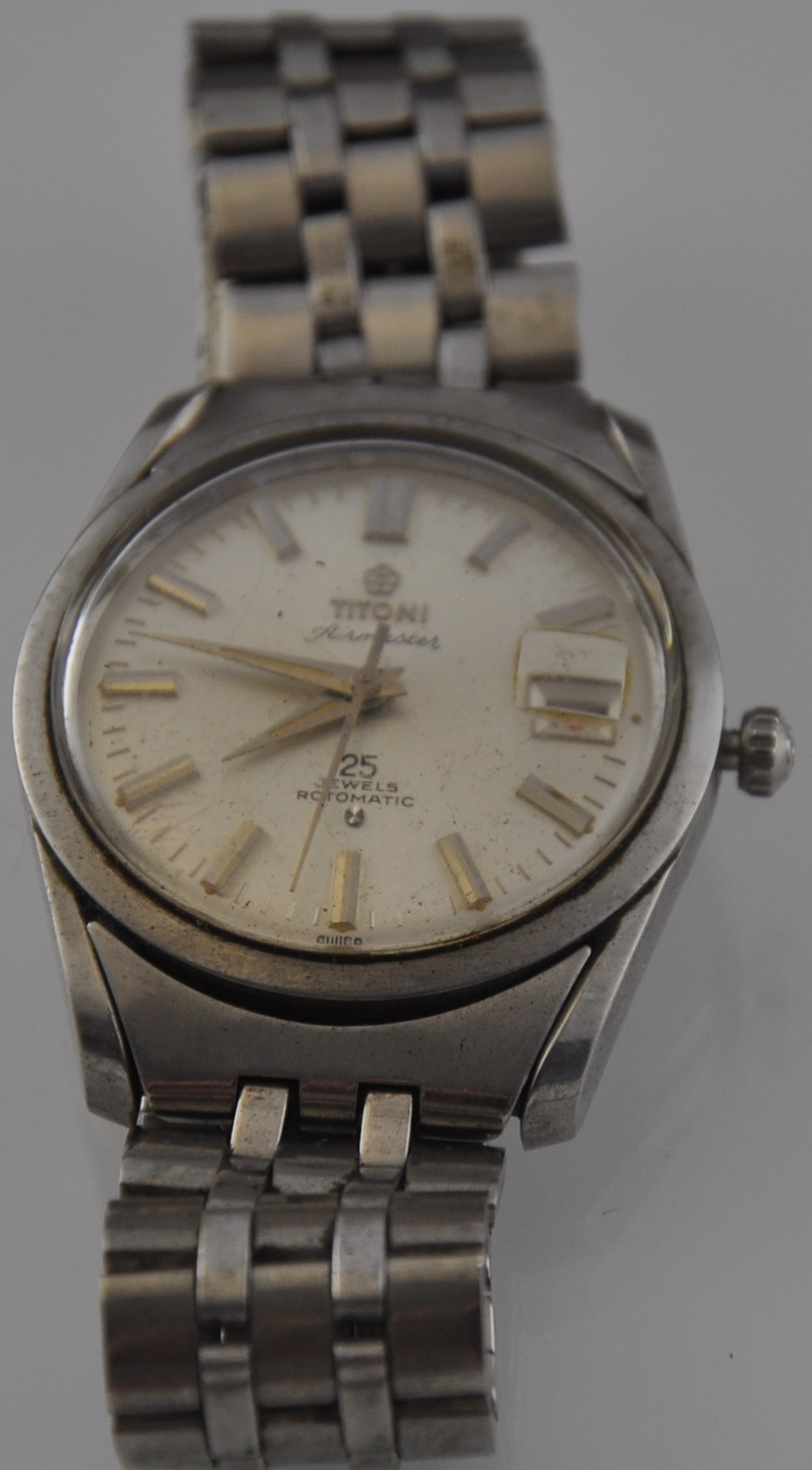 A gentleman's Titoni Airmaster stainless steel wristwatch with baton numerals and date aperture,