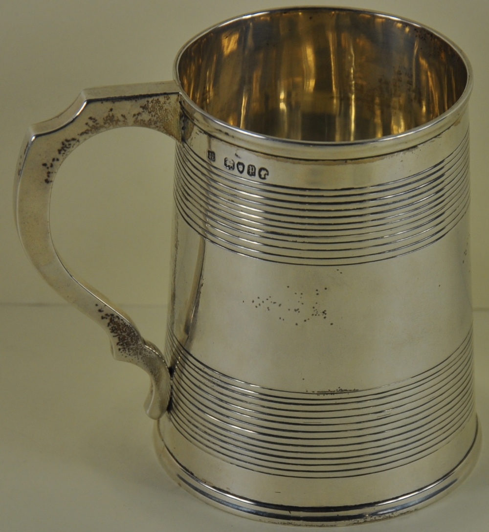 A silver Victorian pint mug hallmarked London 1870 by John & Henry Lias 90z