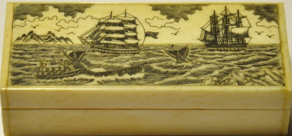 A rectangular Scrimshaw style snuff box