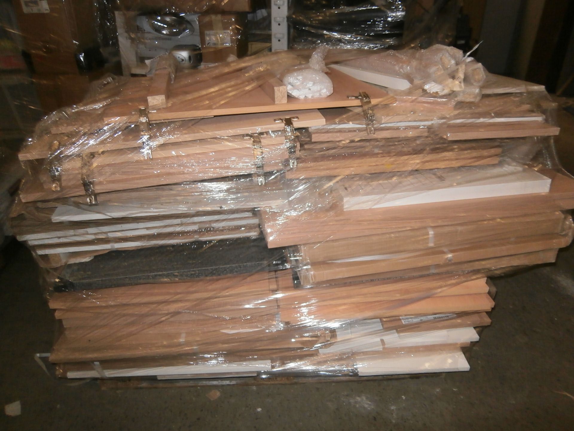 1 x Large Pallet of Mixed Kitchen Unit Doors - Various Sizes and Colours - Image 2 of 2