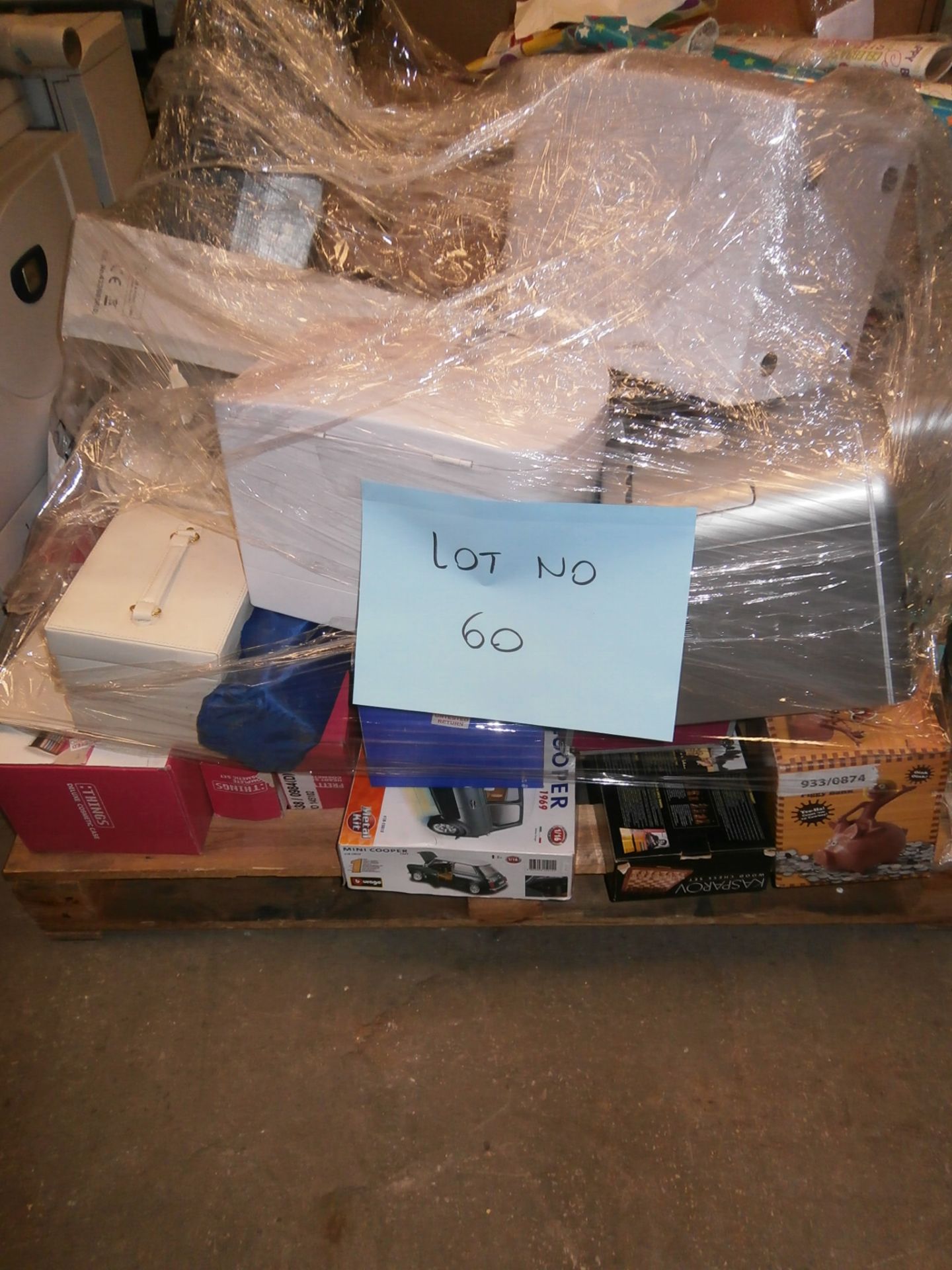 1 x Mixed Pallet of Stock Including Mini Fridges, Board Games, Cosmetic Sets, FM Radios and Many