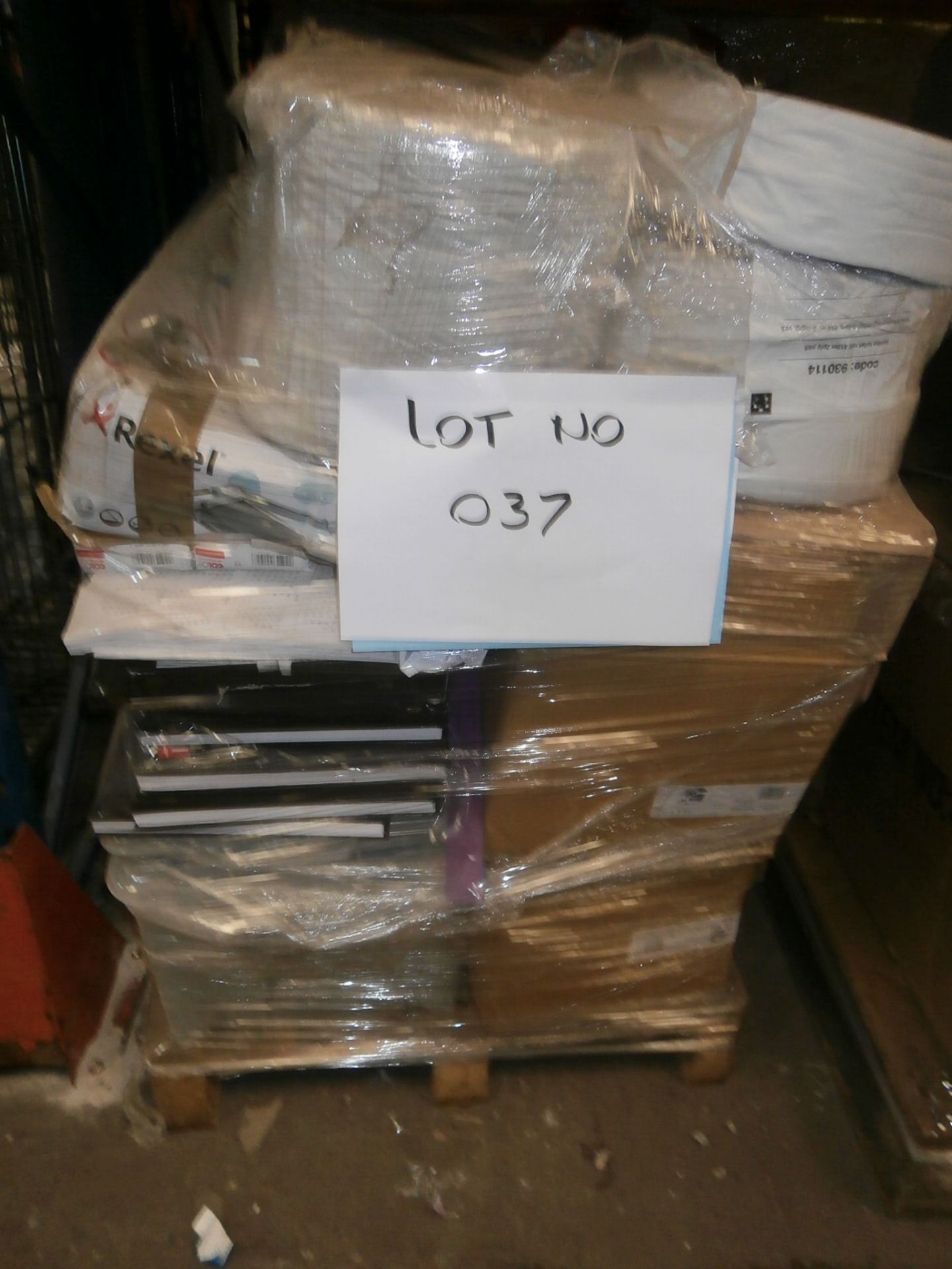 1 x Mixed Pallet of Stationery Including 2015 Diarys, Hand Towels, Rexel Products, Durable