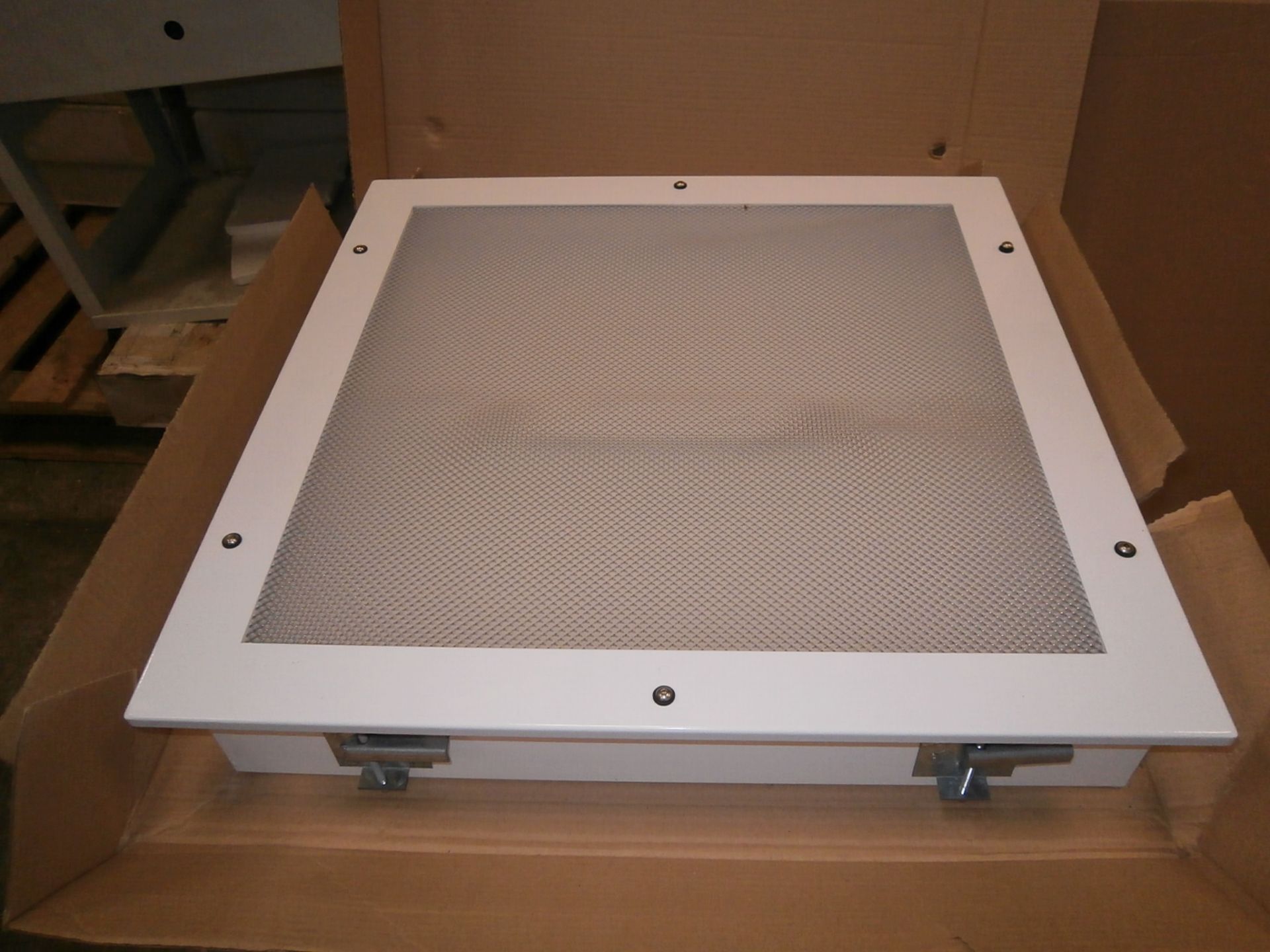 Lot Of 4 Celing Mounted Ligting Units. 4x 18w High Frequency IP65 Modular C/W TPA Prismatic Panel