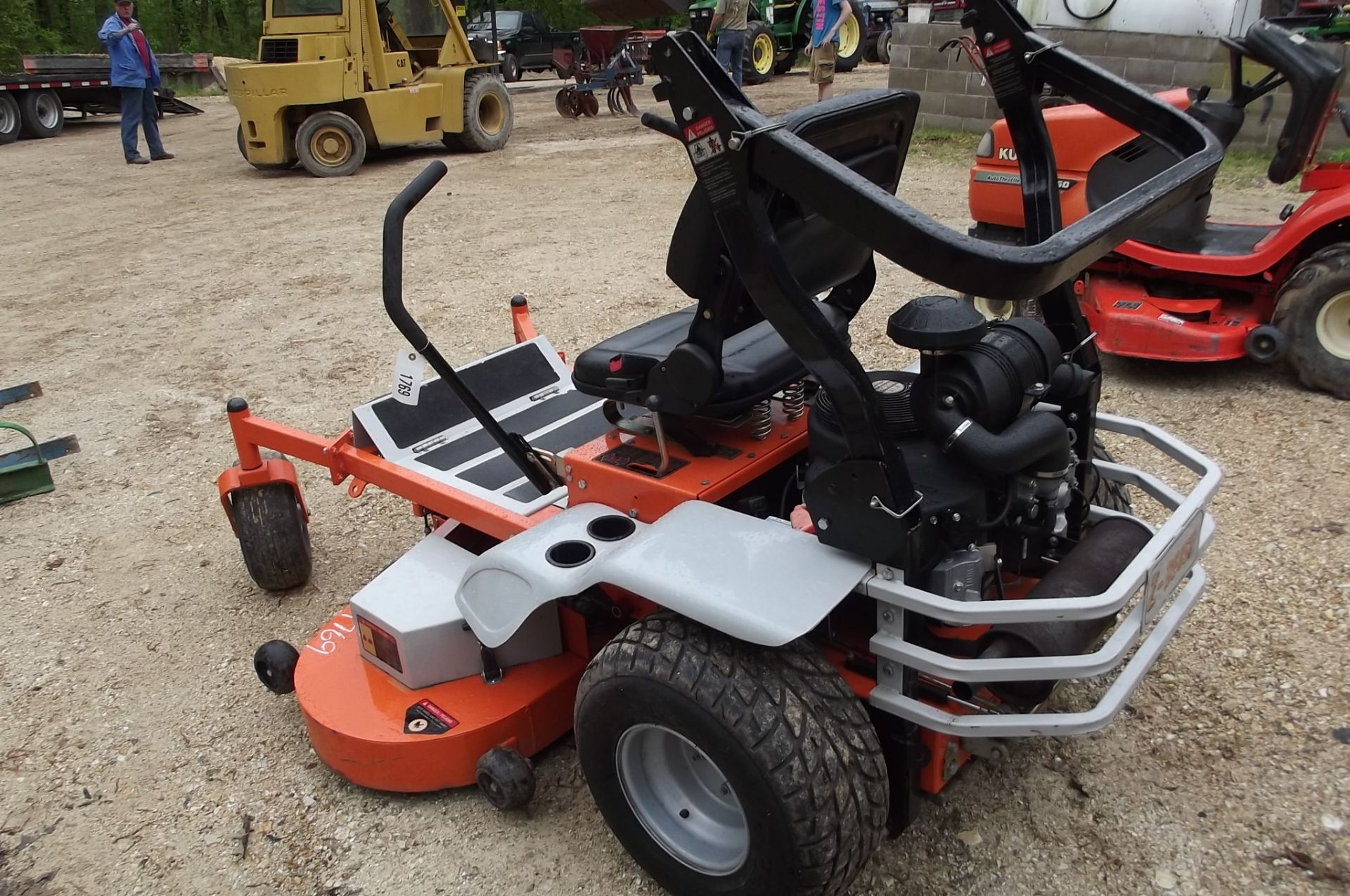 Lot 1769 2013 Z Beast 62" Commercial zero turn mower - Image 2 of 6