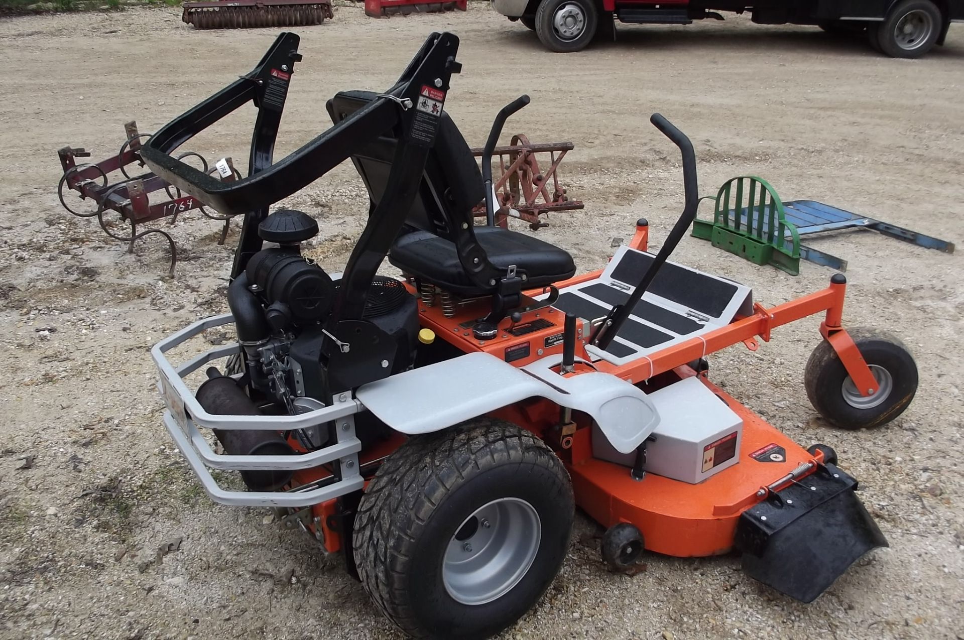 Lot 1769 2013 Z Beast 62" Commercial zero turn mower - Image 3 of 6