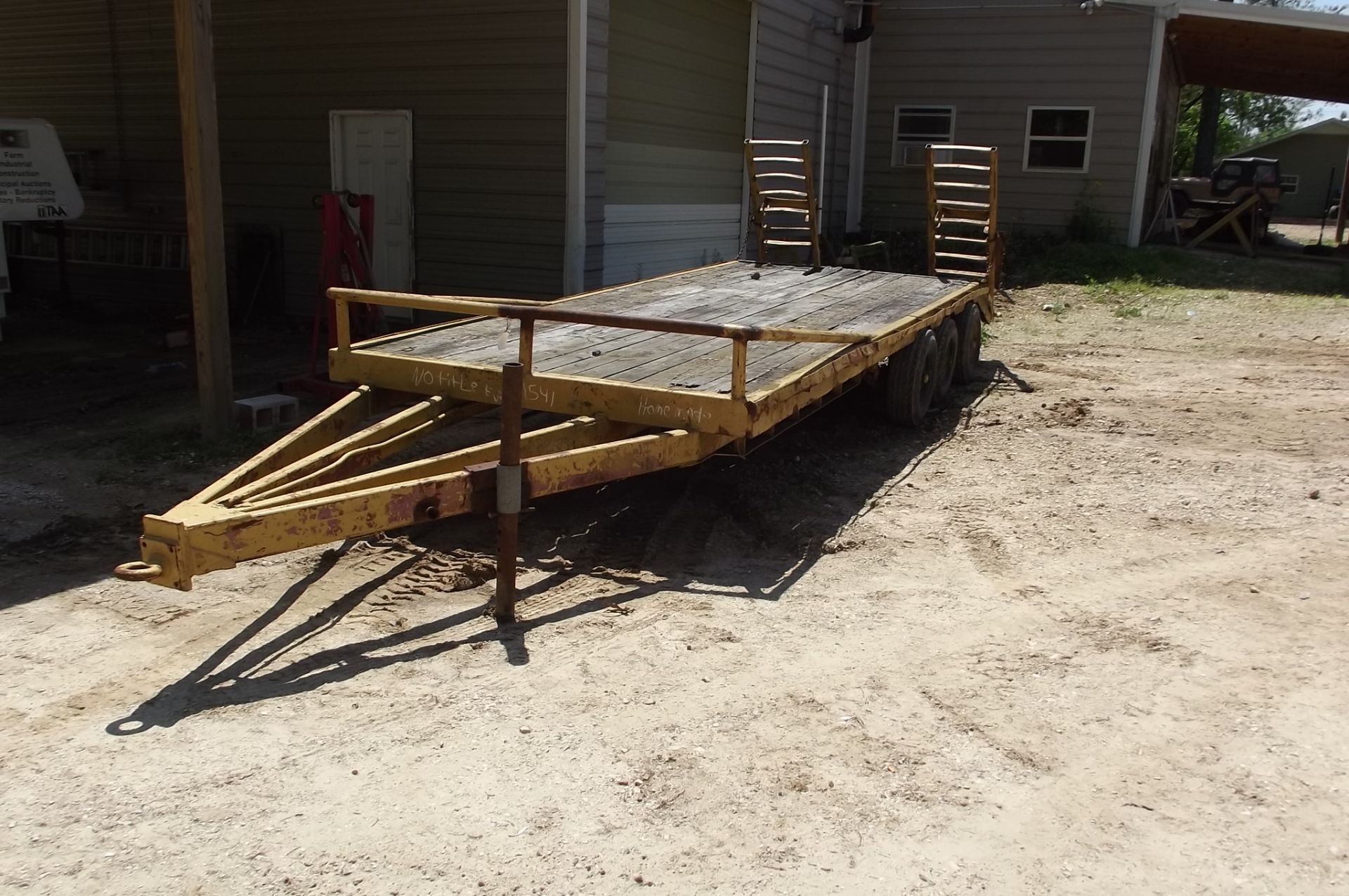 Lot 1541 18FT 3 AXLE EQUIPMENT TRAILER