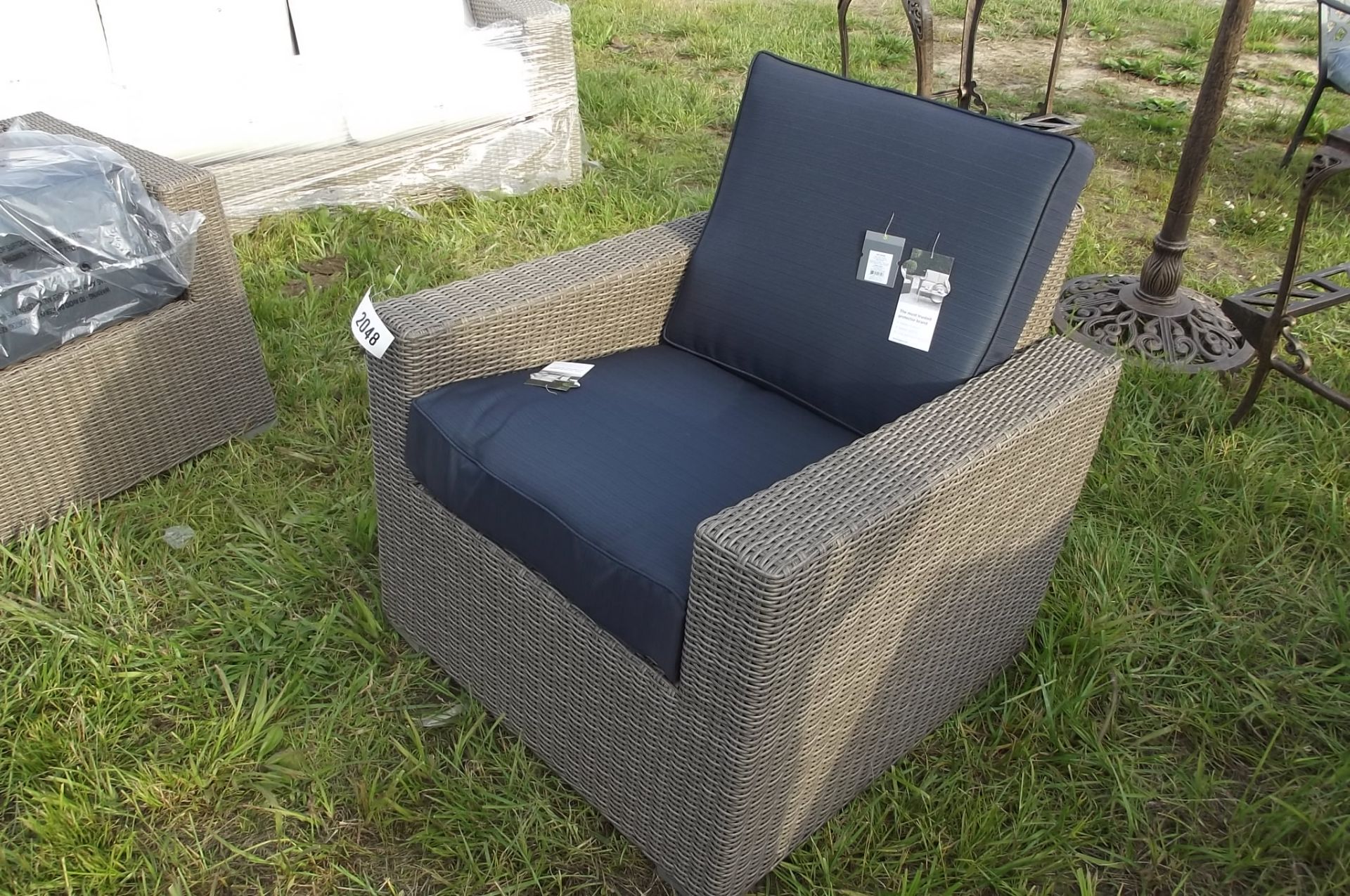 2048 New Threshold Deep seating patio Chair blue - Image 2 of 2