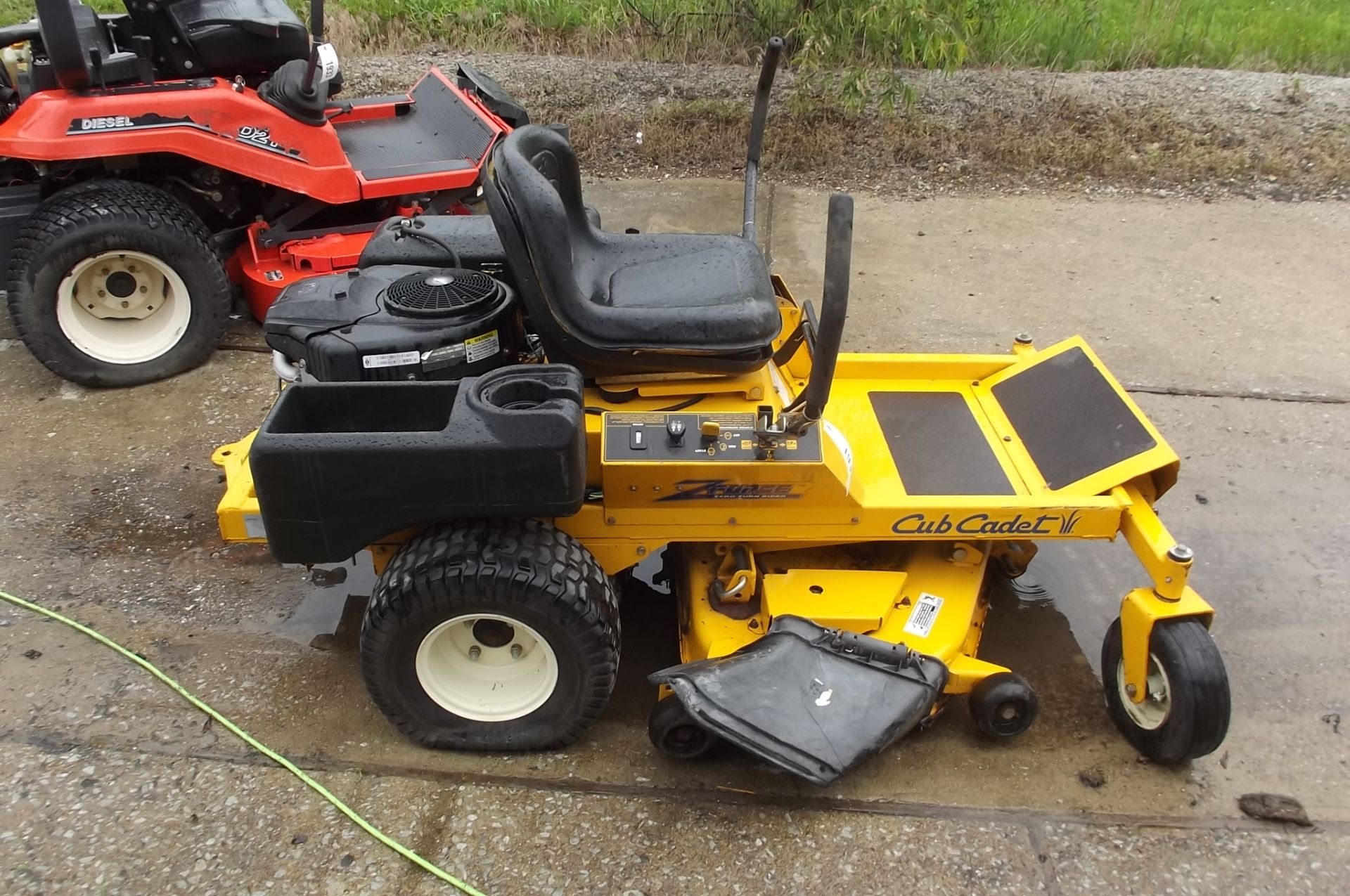 1932 Cub Cadet Z Force 44" cut Zero Turn Mower - Image 5 of 5