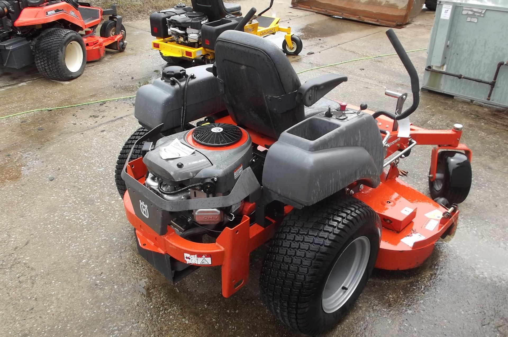 1931 MZ 6128 Husqvarna 61" cut Zero Turn Mower - Image 5 of 6