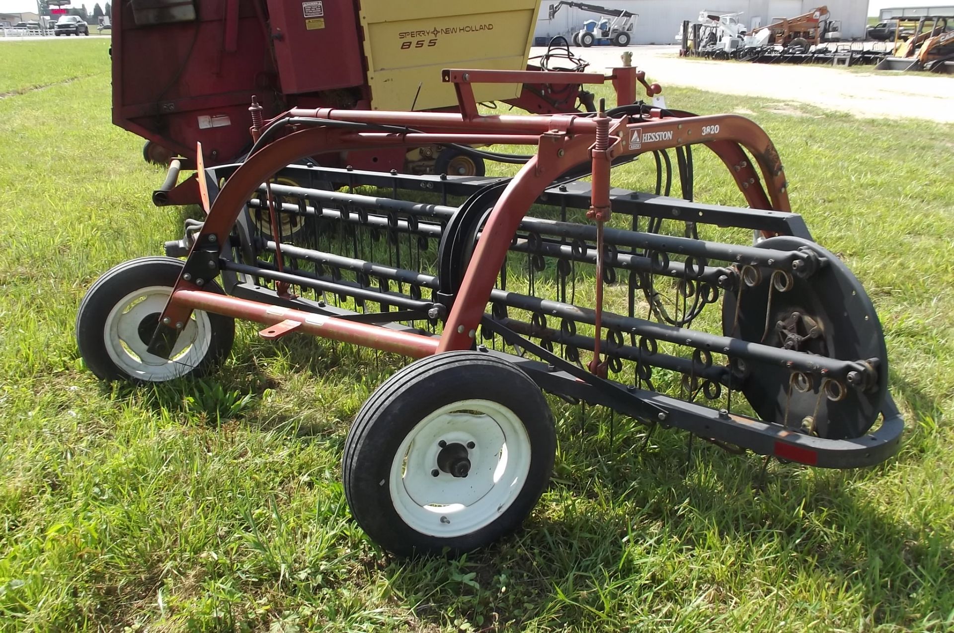 1909 3820 Hesston Hay Rake - Image 5 of 6