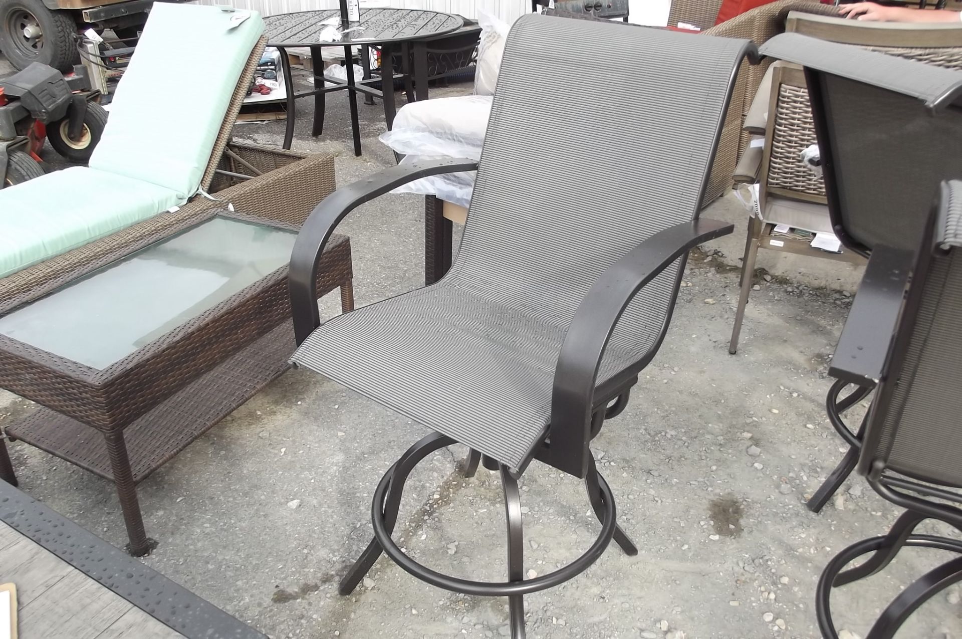 2106 New patio swivel Bar Chair