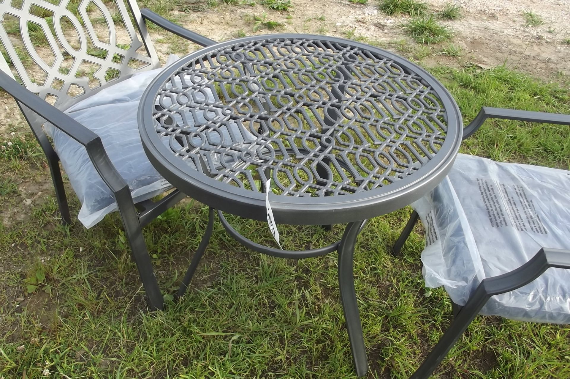 2053 New Patio Table