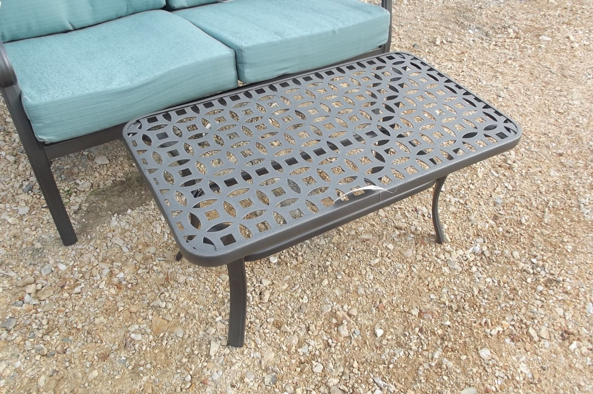 2112 New metal patio coffee table