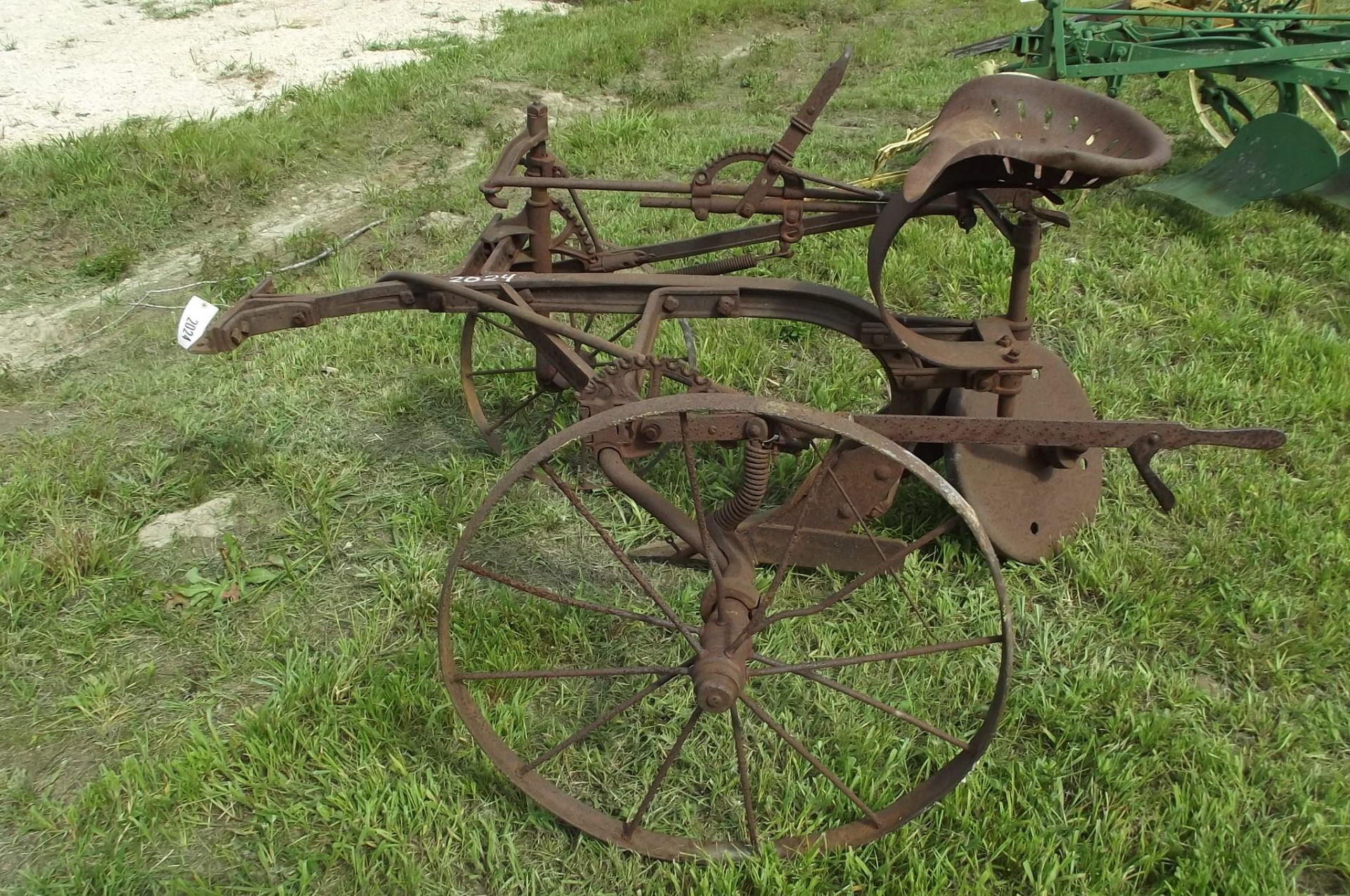 2024 Antique John Deere 267 1- Row Plow , 2 Wheel Horse Drawn - Image 2 of 5
