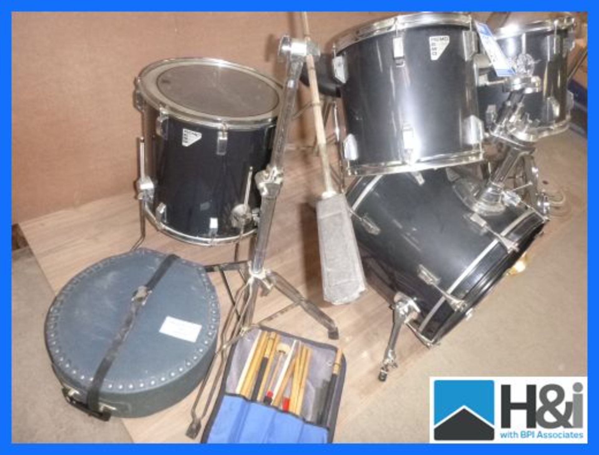 Remo Quadura professional 5 piece drum kit with extra trio of rack toms, ride cymbal, crash cymbal, - Image 3 of 6