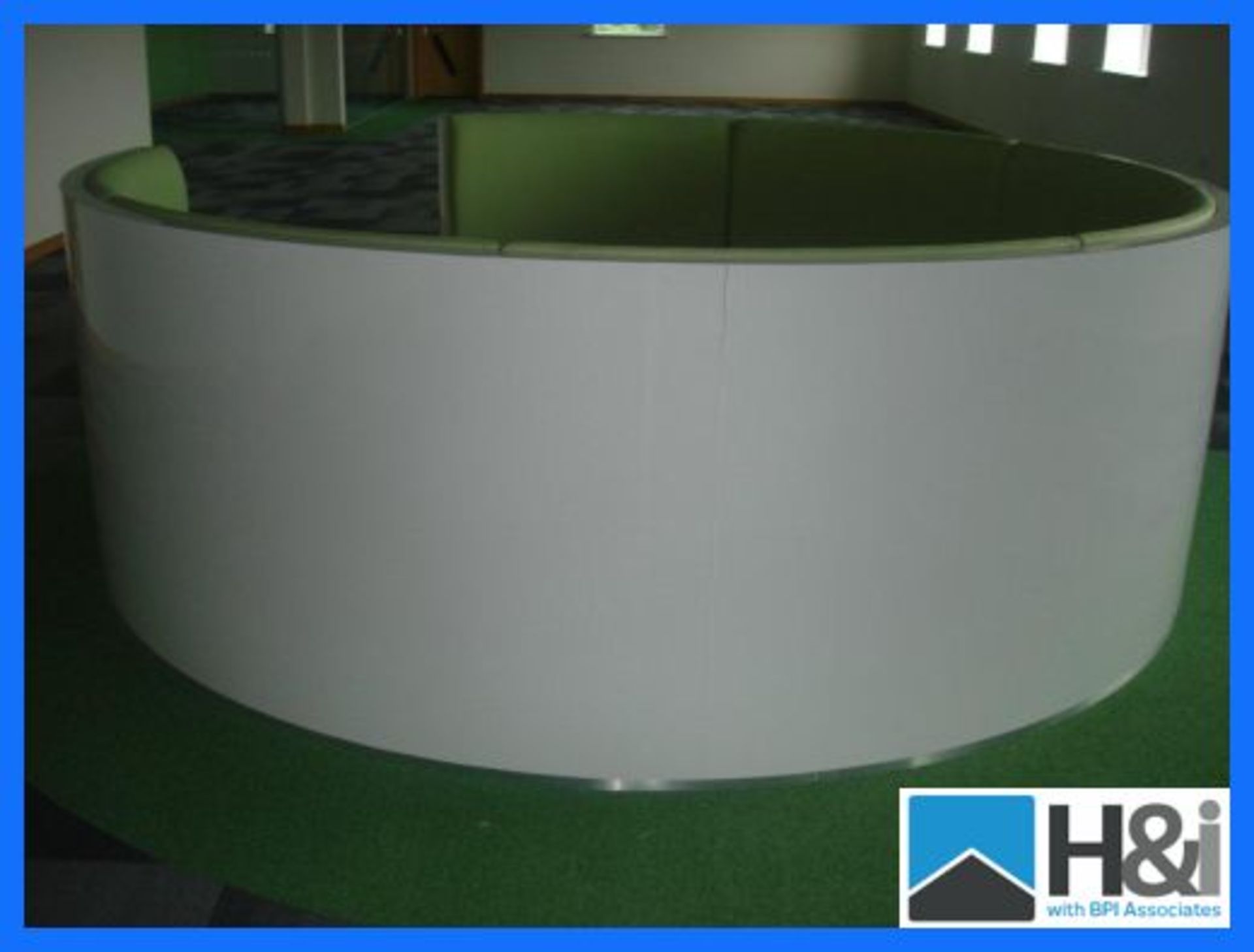 A designer modern 'thinktank' seating circle used for beating out ideas and plans, this unit is in - Image 2 of 6