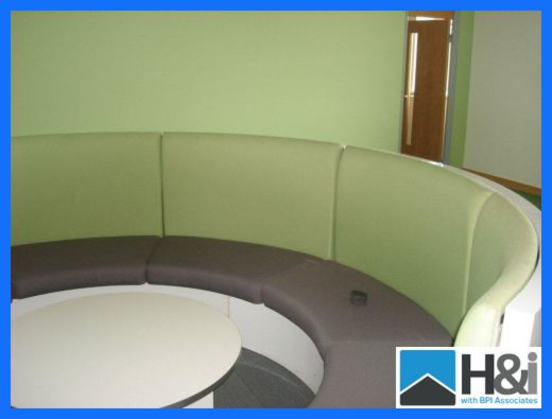 A designer modern 'thinktank' seating circle used for beating out ideas and plans, this unit is in - Image 6 of 6