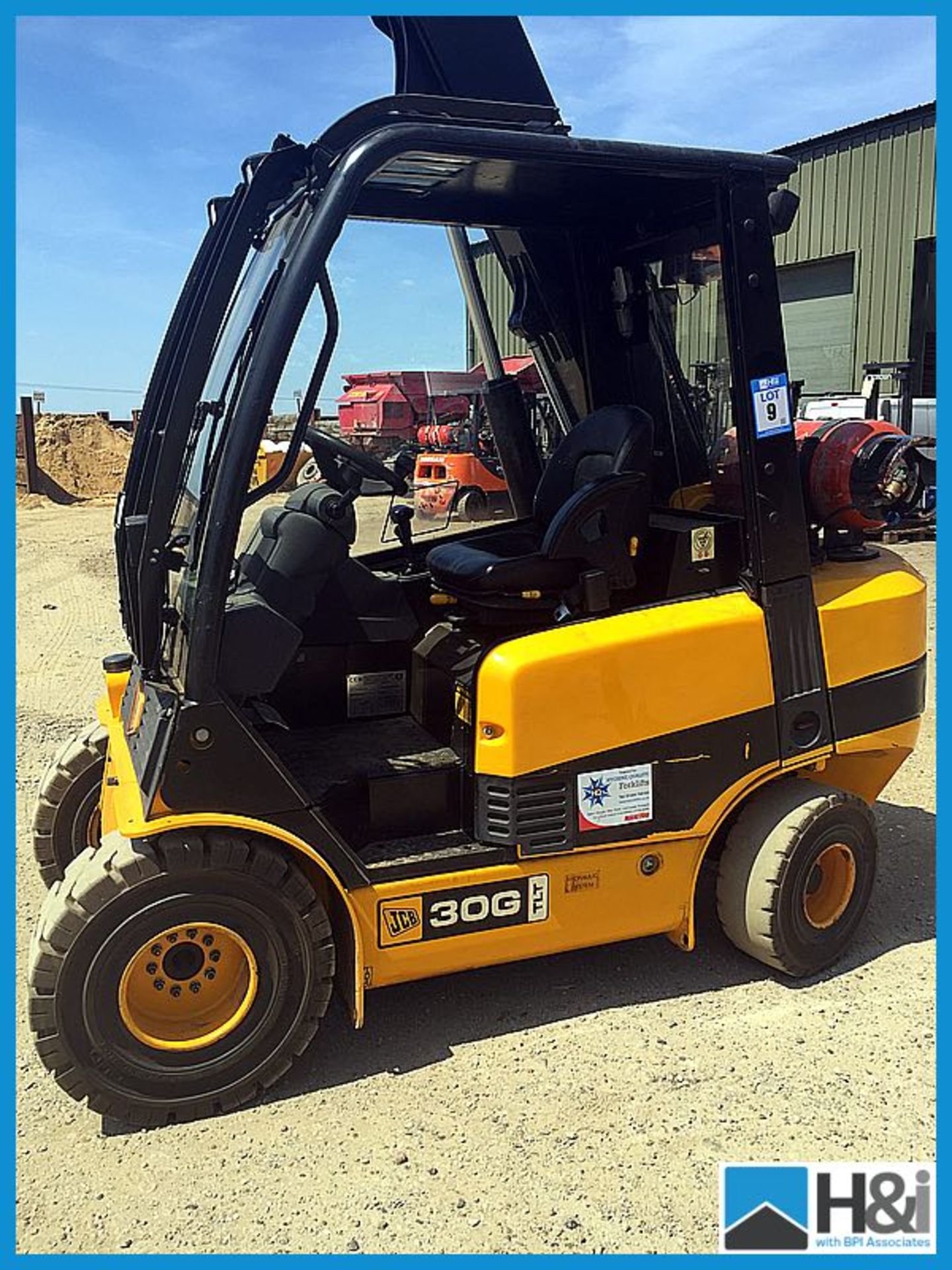 JCB TeleTruck 3000kg Gas powered model 30G 2009 year 4800 weight 3800 hours appears to be in - Image 8 of 11