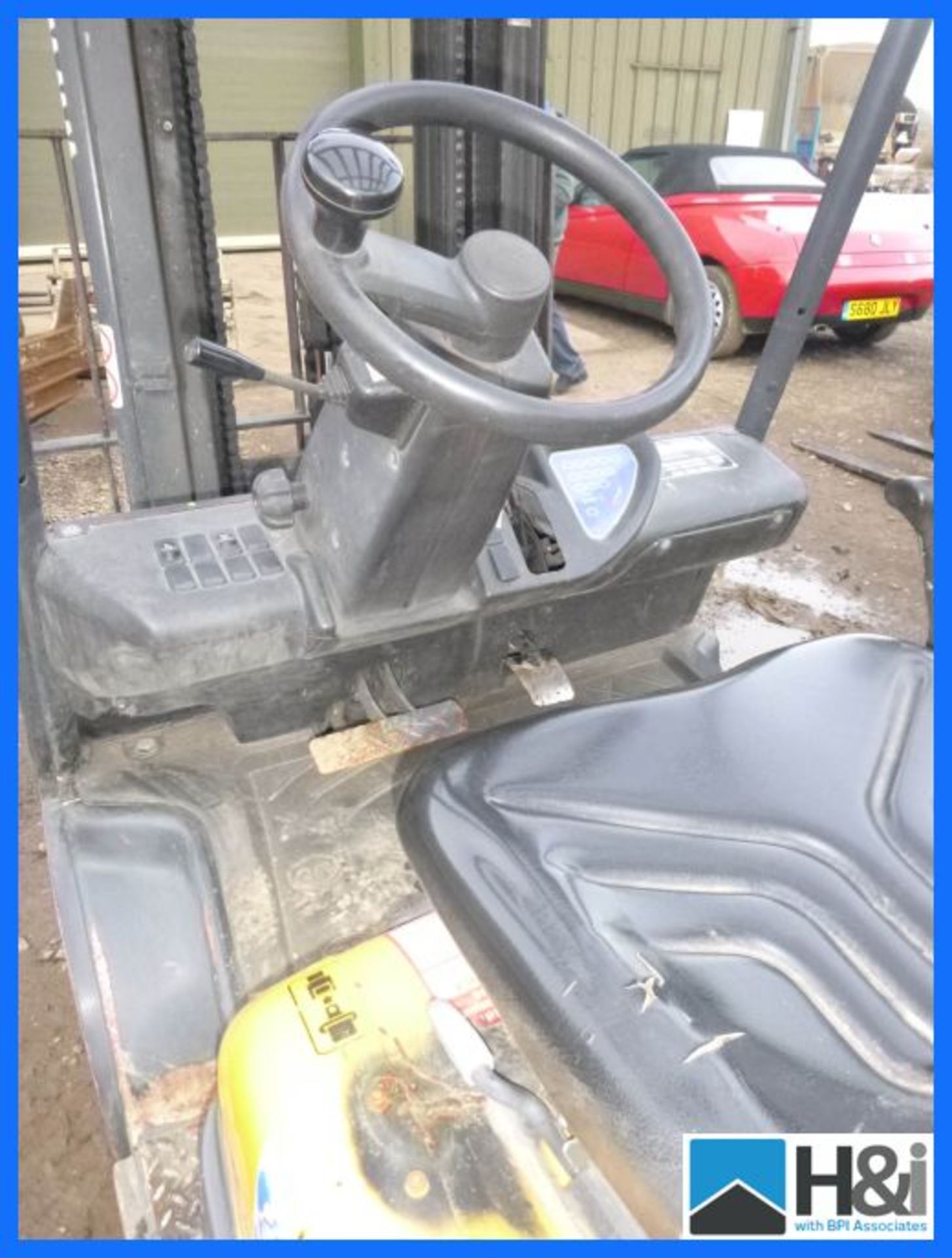 OM  gas forklift 1500kg rated capacity gas powered Triplex mast 2009 year side shift tilt hours - Image 2 of 7