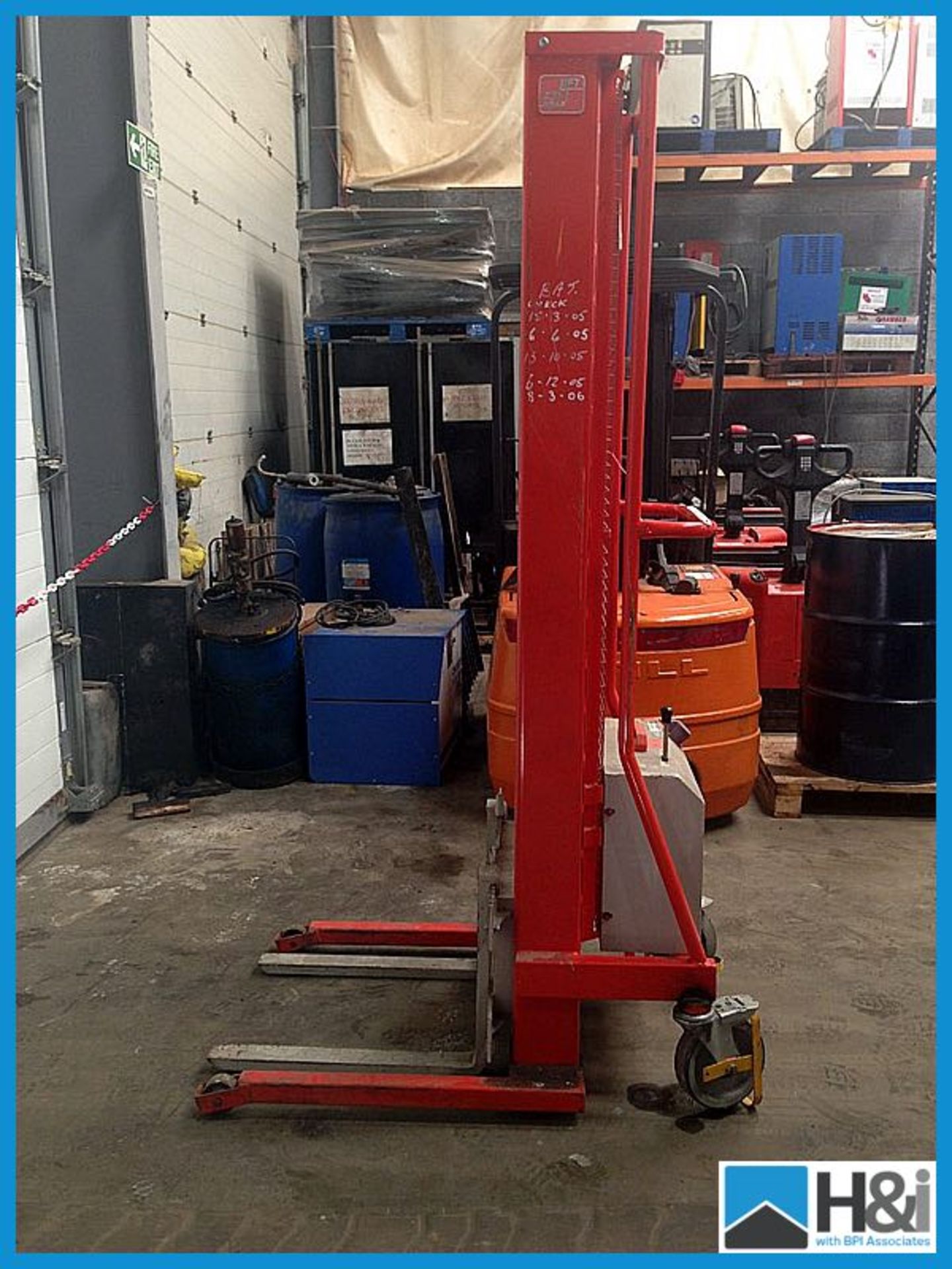 LIFT EZI manual stacker  Appraisal: Good Serial No: NA Location: Fenland Auction Services, Wheelhead