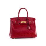 Hermès sac Birkin 30 en crocodile porosus rouge vif verni &nbsp année 2004 &nbsp piqué sellier rouge