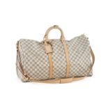Louis Vuitton sac Keepall 55 en toile enduite damier azur bandoulière en cuir naturel housse