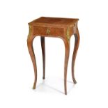 Table d'appoint de style Louis XV &nbsp XXe s. en placage de bois de rose ouvrant par un tiroir en