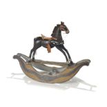 Cheval à bascule Suisse début XIXe s. &nbsp en bois peint polychrome &nbsp harnachement en cuir