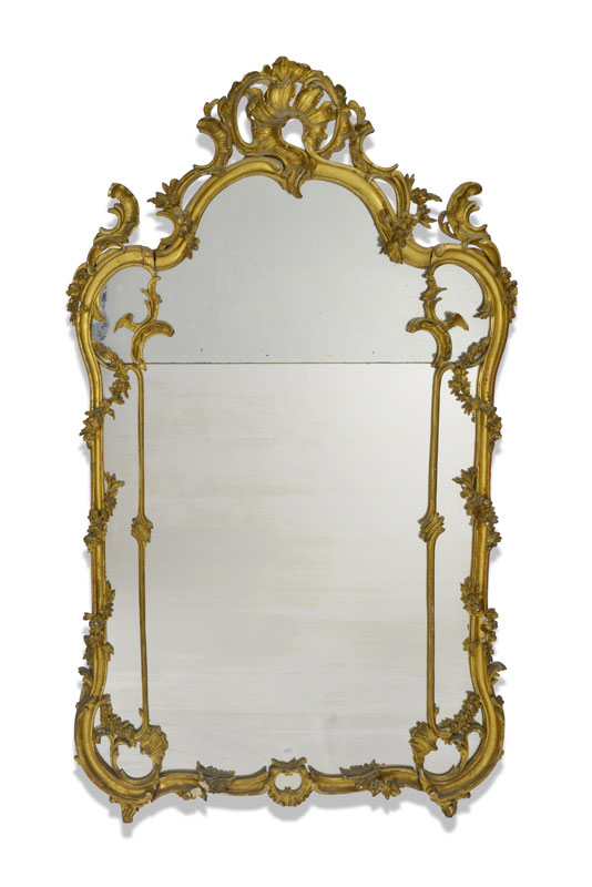 Miroir à pareclose de style Louis XV XIXe s. en bois doré et sculpté à décor de feuilles d'