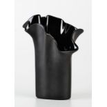 Vase "Asym"en porcelaine de Rosenthal&nbsp à décor émaillé noir et col en corolle h. 26 cm