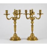 Paire de chandeliers à trois lumières de style Louis XVI fin XIXe siècle &nbsp en bronze ciselé et