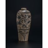 ?Vase cizhou de forme meiping Chine dynastie Jin ou Song XII - XIIIe s. décor floral au pinceau