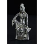 Statuette en bronze d'Avalokitesvara Corée dans le style de la période Silla le&nbsp bodhisattva est