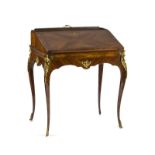 Bureau de pente en partie d'époque Louis XV &nbsp en placage de bois de violette ouvrant par un