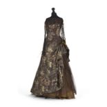 Max Chaoul robe de soir composée d'un bustier et une jupe le fond beige imprimé à l'effet dentelle