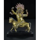 ?Palden Lhamo statuette en bronze doré avec rehauts de pigments sino-tibétain probablement XVIIIe s.