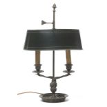 Lampe bouillotte de style Louis XVI XIXe s. &nbsp à base circulaire surmontée de&nbsp deux bras de