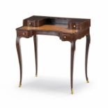 ?Bureau de dame estampillé MIG... d'époque Louis XV en placage de bois de violette et bois de rose