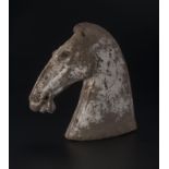 ?Tête de cheval en terre cuite Chine dynastie Han quelques reliquats de polychromie. Certificat de