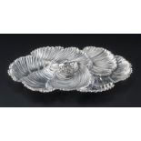 Coupe centre de table en argent Sterling par Buccellati Milan XXe. A décor de coquilles larg. 30 5