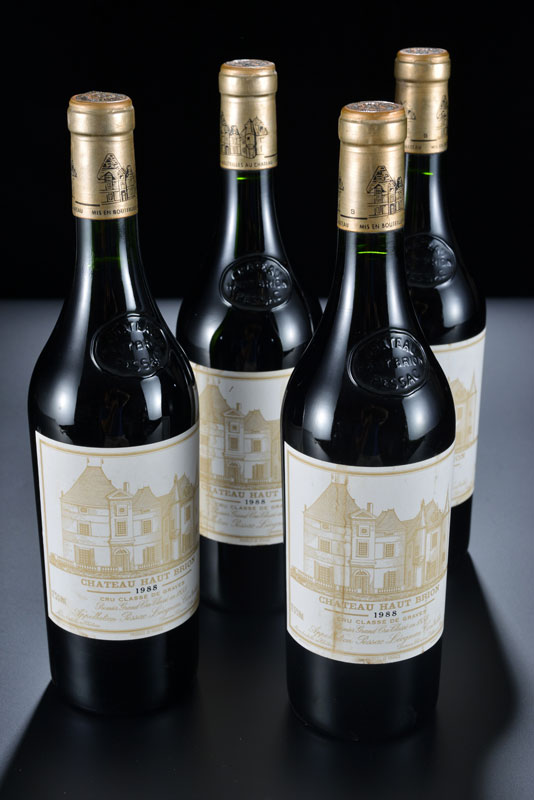 Ch. Haut Brion 1988 1er GCC de Graves 4 bts tâches de coulure sur étiquettes - Image 3 of 3