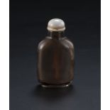 &nbsp Flacon à priser en cristal de roche fumé bouchon en jadéïte et ivoire Chine dynastie Qing h. 6